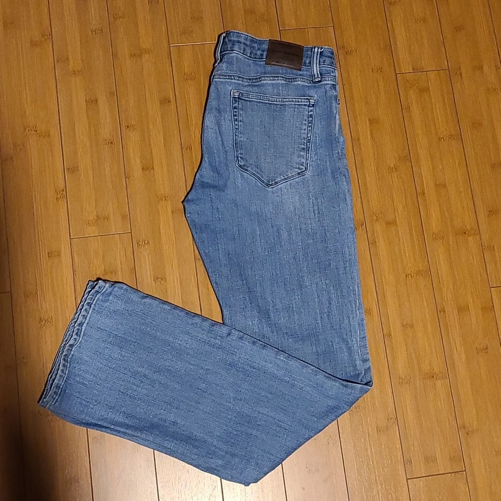 *SOLD OUT* Lucky Jeans - Picture 5 of 9